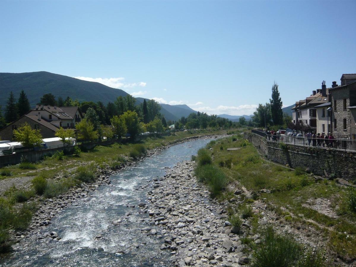Apartament Biescas-Pirineo-Relax Zewnętrze zdjęcie